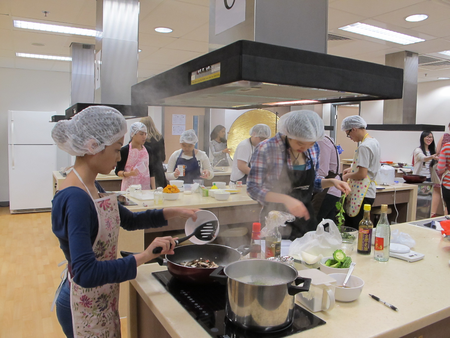 Feeding Hong Kong – Prepare nutritious, simple and low budget cookbook for the needy - Photo - 13
