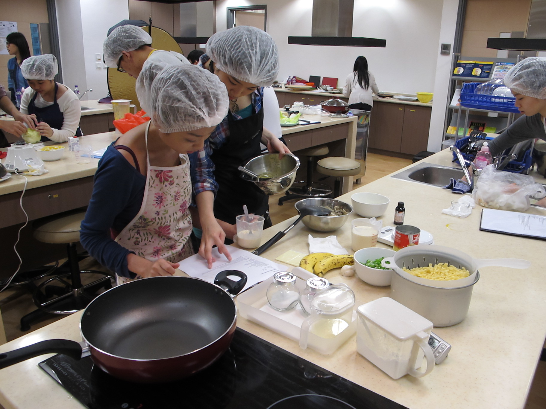 Feeding Hong Kong – Prepare nutritious, simple and low budget cookbook for the needy - Photo - 61