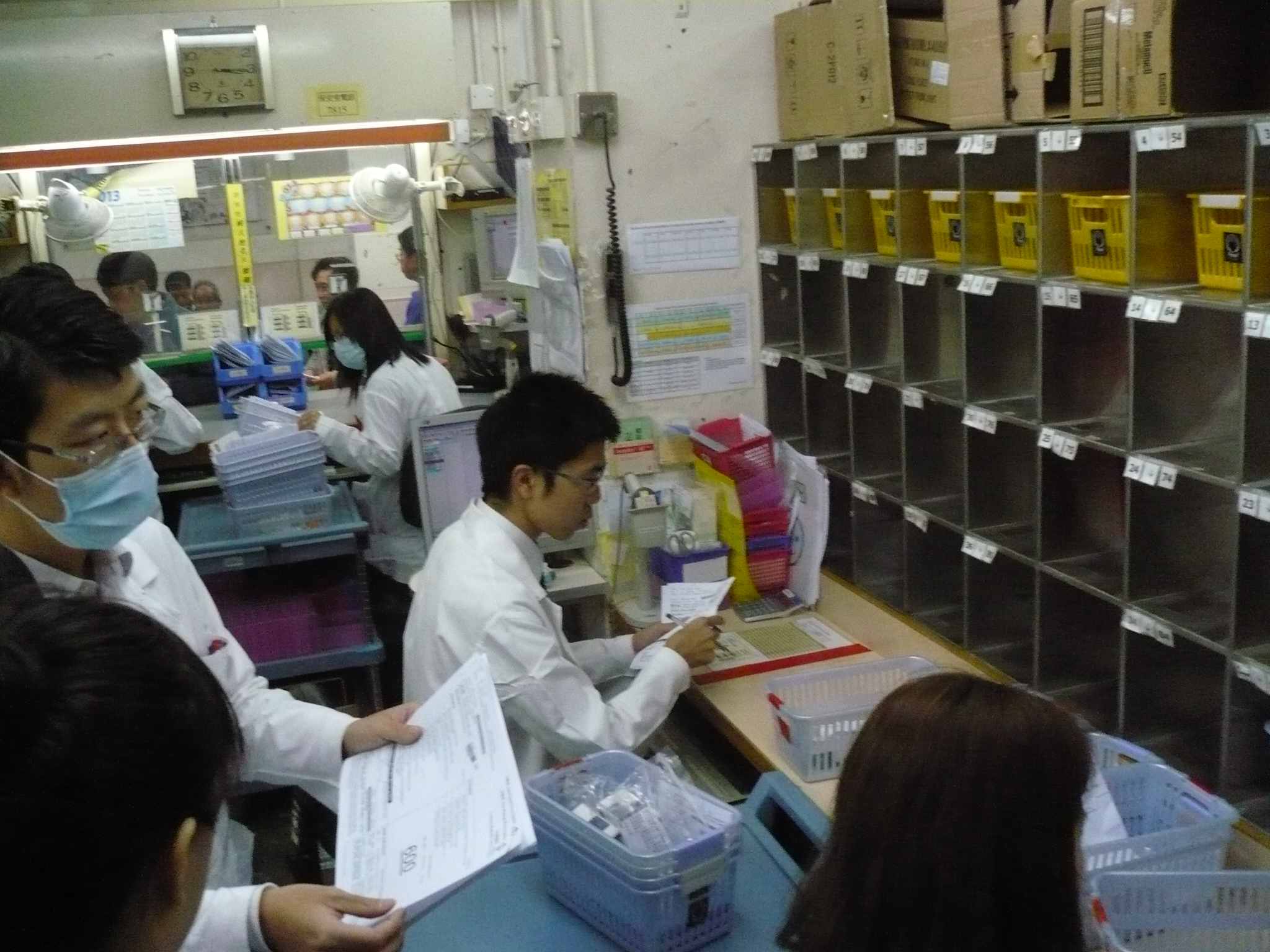 Visit to the Pharmacy Department of Caritas Medical Centre - Photo - 19