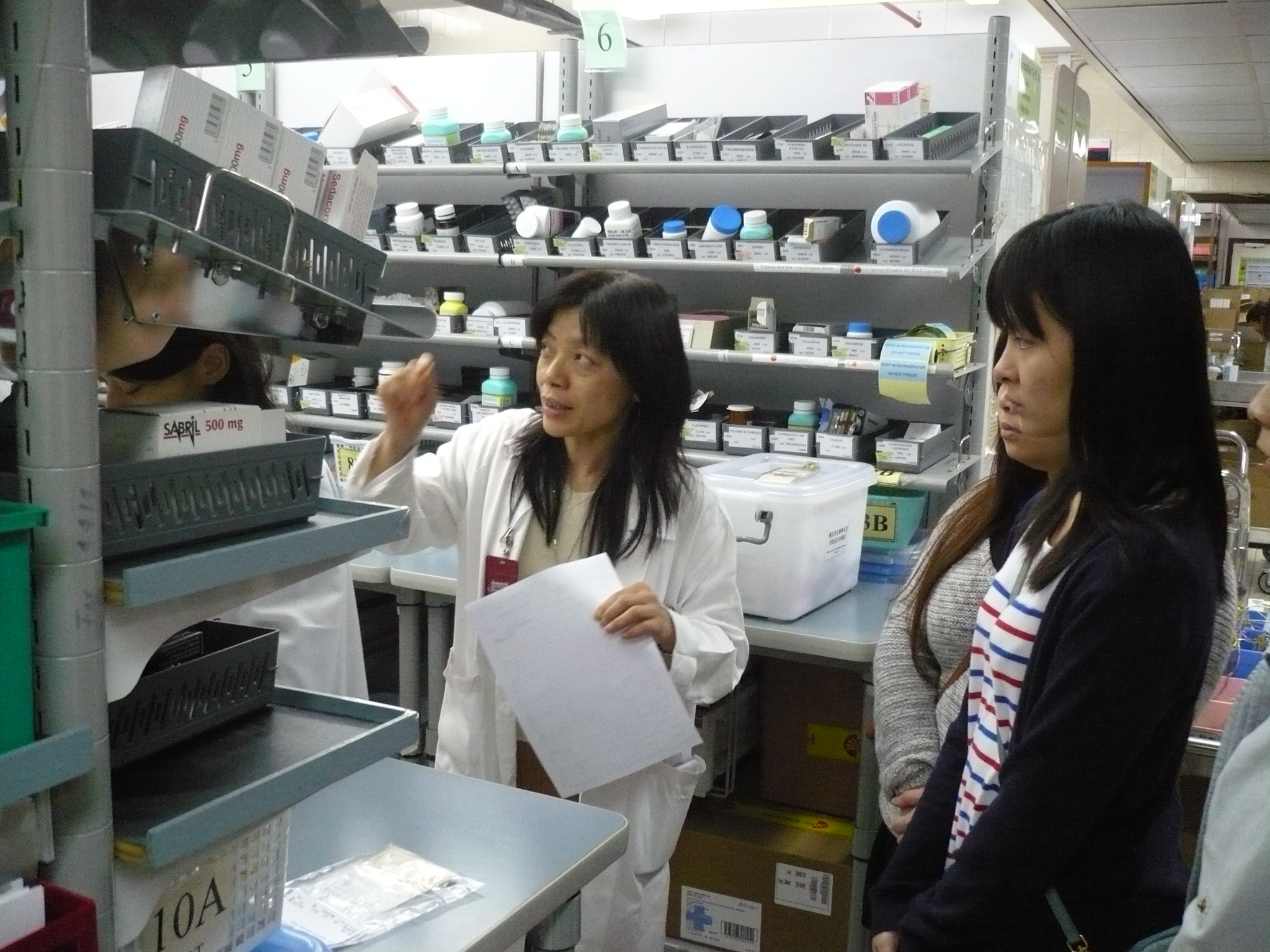 Visit to the Pharmacy Department of Caritas Medical Centre - Photo - 27