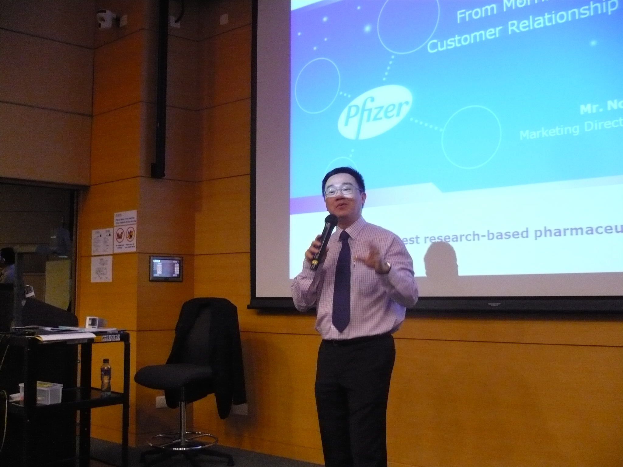Seminar from Pfizer Hong Kong for MHPM Students - Photo - 5