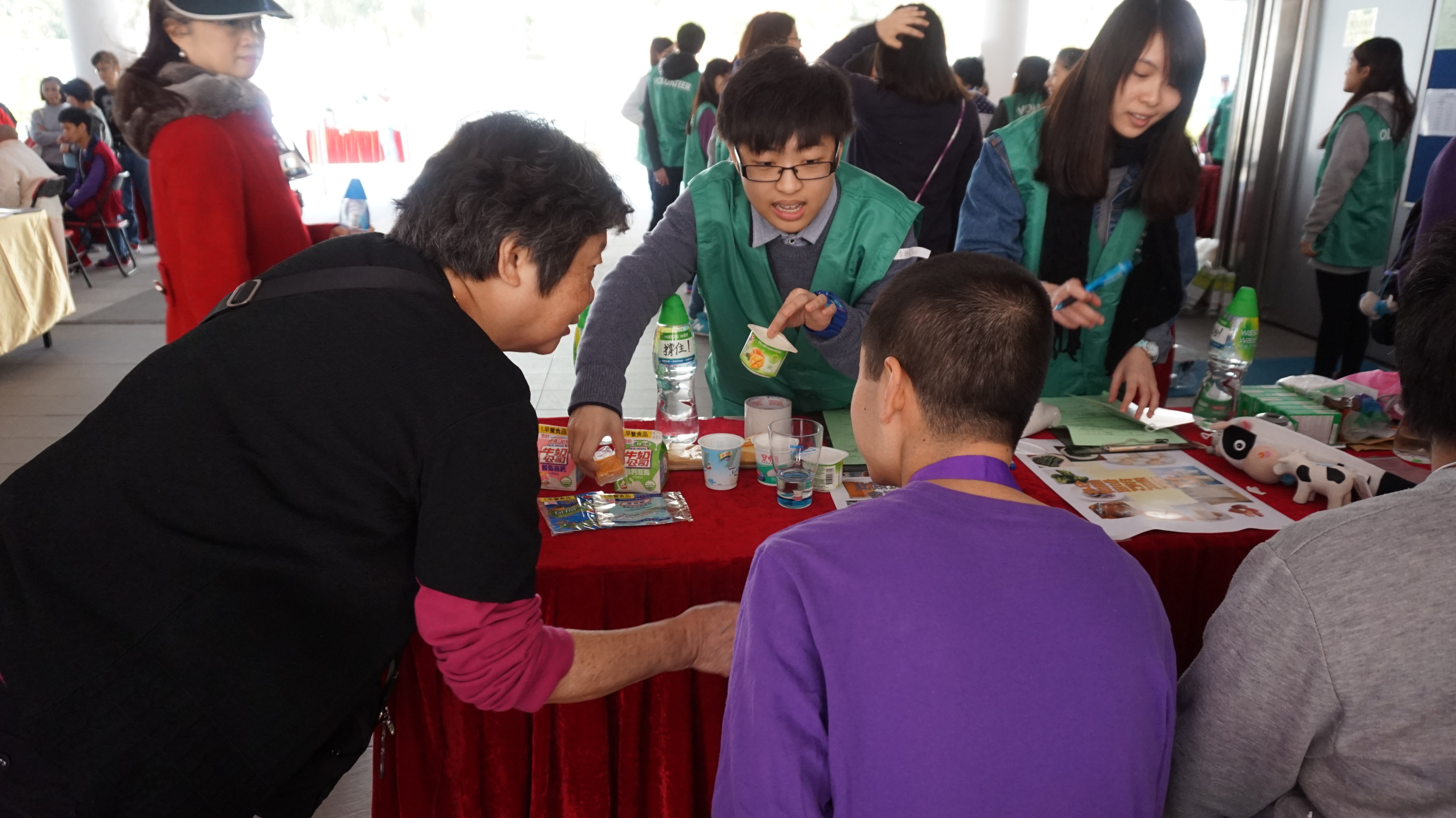 Volunteering in the Hong Kong Special Olympic Healthy Athletes Programme, Health Promotion - Photo - 21