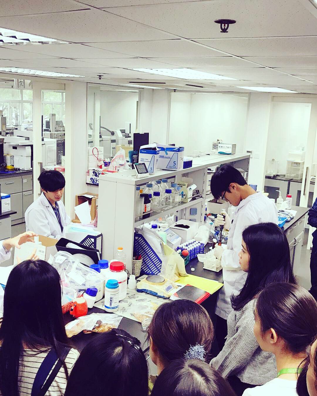 Visit to Hong Kong Standards and Testing Centre  - Photo - 7