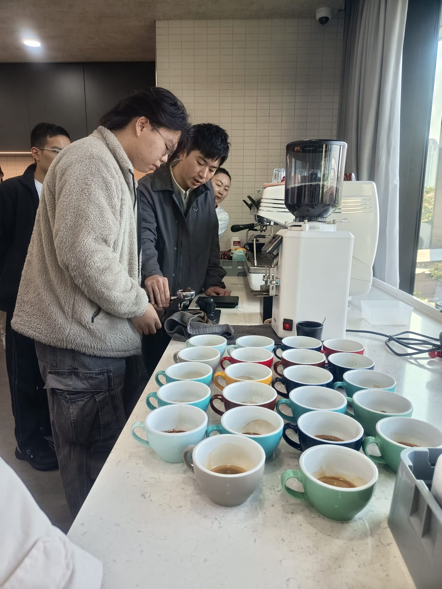 旅遊及酒店管理高級文憑學生參加咖啡拉花工作坊 - Photo - 5