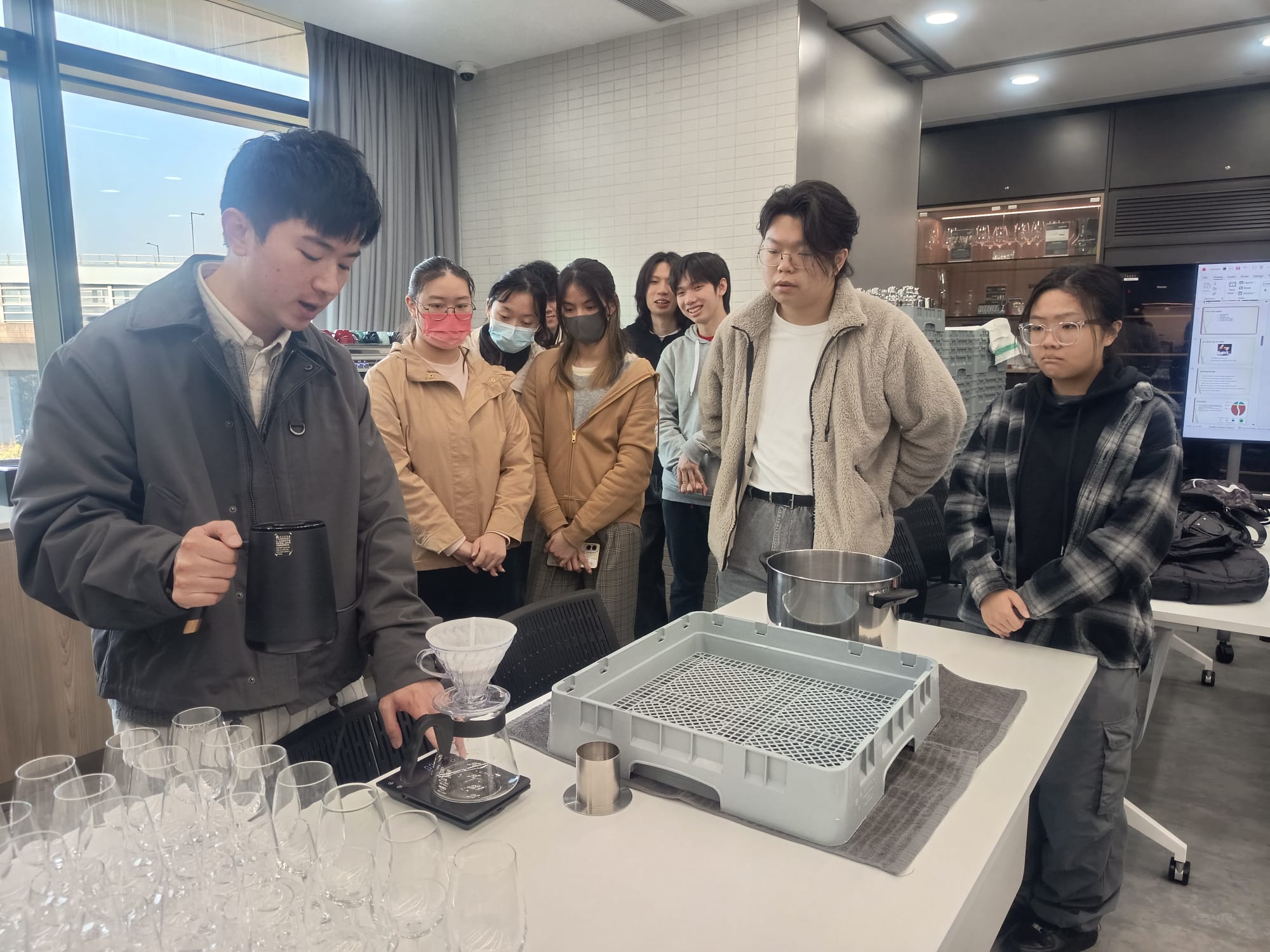 旅遊及酒店管理高級文憑學生參加咖啡拉花工作坊 - Photo - 11