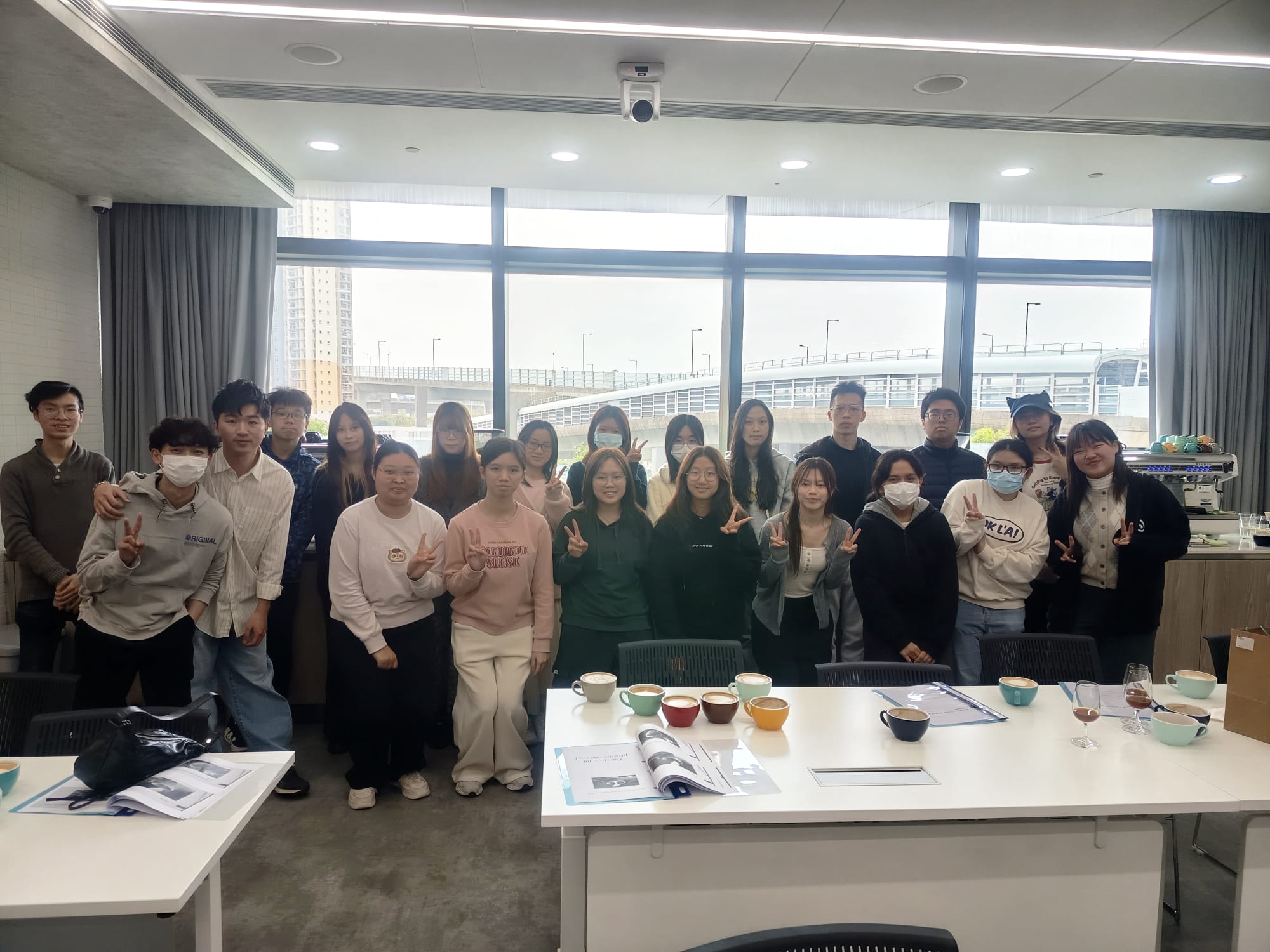 旅遊及酒店管理高級文憑學生參加咖啡拉花工作坊 - Photo - 1