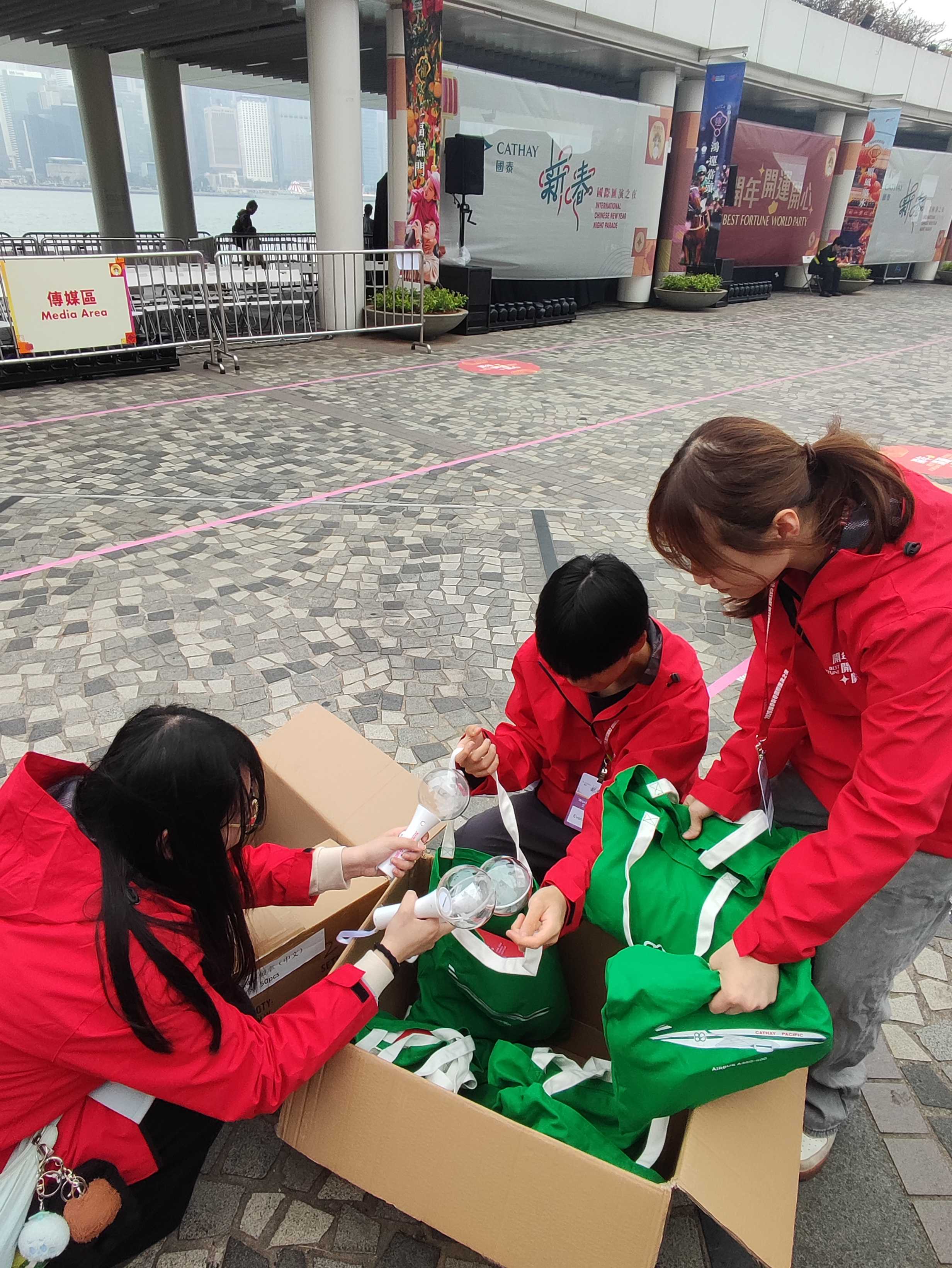 旅遊、會展及節目管理高級文憑同學參與 2026 年「國泰新春國際匯演之夜」 - Photo - 7